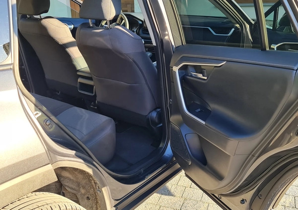 Toyota RAV4 cena 121000 przebieg: 61500, rok produkcji 2020 z Sosnowiec małe 436